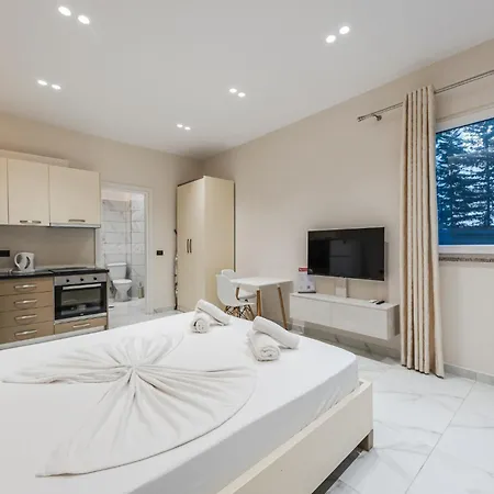 Easy Residences * Golem