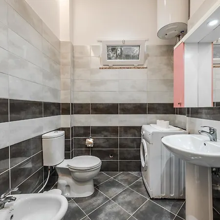 Easy Residences * Golem