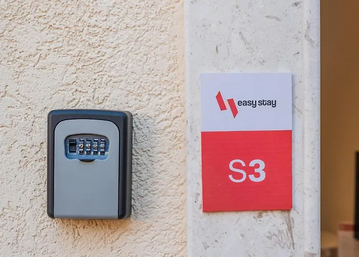 Easy Residences Apartment *